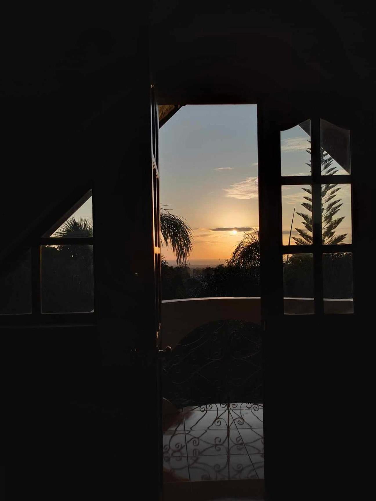 Belfort House B&B Valencia  Buitenkant foto